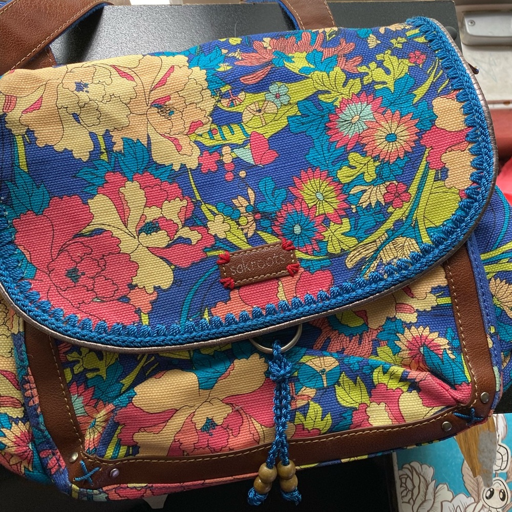 Sakroota Canvas Floral Flap Convertible Backpack Crossbody